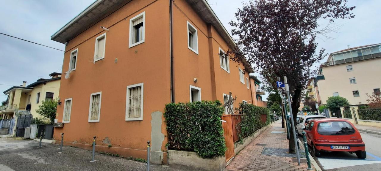 Ferienwohnung Zsuzsa Lak Mestre Exterior foto